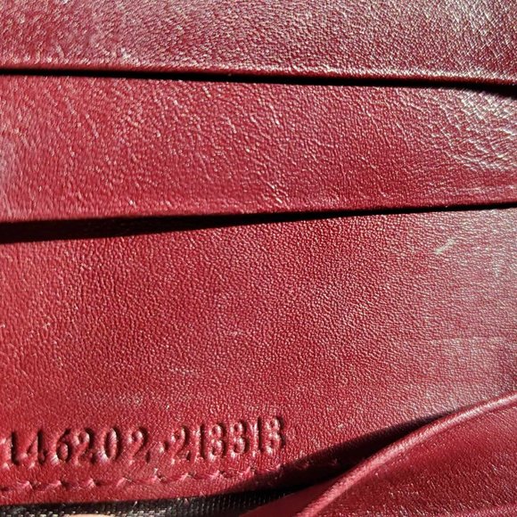 GUCCI Vintage Bordeaux Leather Compact Wallet w COA - Picture 4 of 16